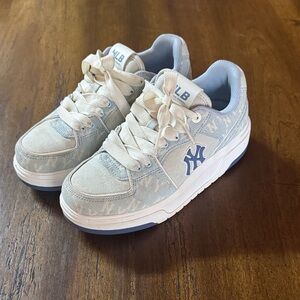 MLB Chunky Liner Mid Denim Classic Monogram Sneakers Shoes 3ASXCDC4N Blue White